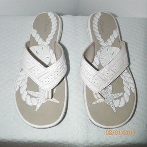 NEW CLARKS WHITE LEATHER SLIDE THONG  SANDALS SZ 9